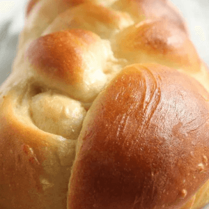 SIMPLE CHALLAH BREAD.png